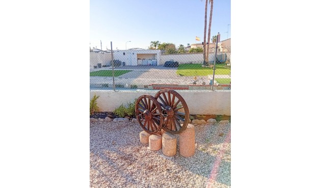 Resale - Villa -
Torrevieja - La Siesta
