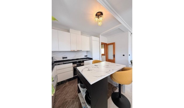 Resale - Penthouse -
Torrevieja - Playa del Cura