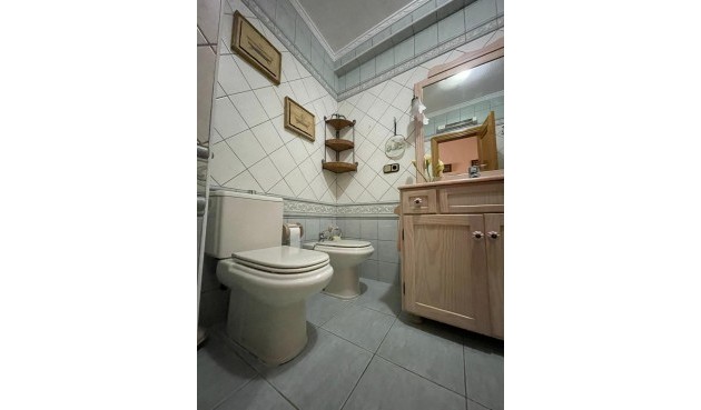 Resale - Apartment -
Torrevieja - Las Piscinas Naturales