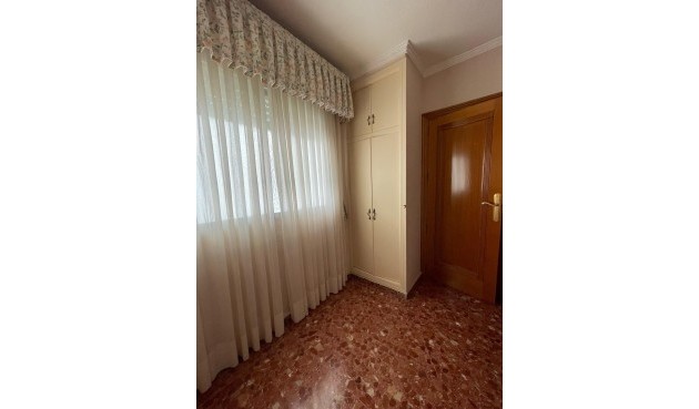 Resale - Apartment -
Torrevieja - Las Piscinas Naturales