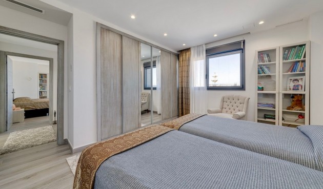 Resale - Villa -
Torrevieja - Costa Blanca