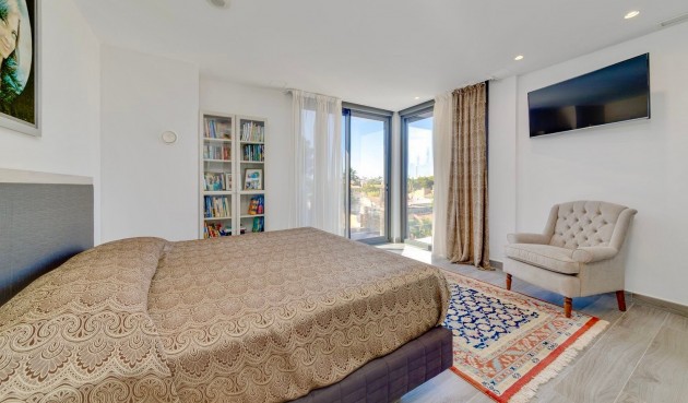 Resale - Villa -
Torrevieja - Costa Blanca