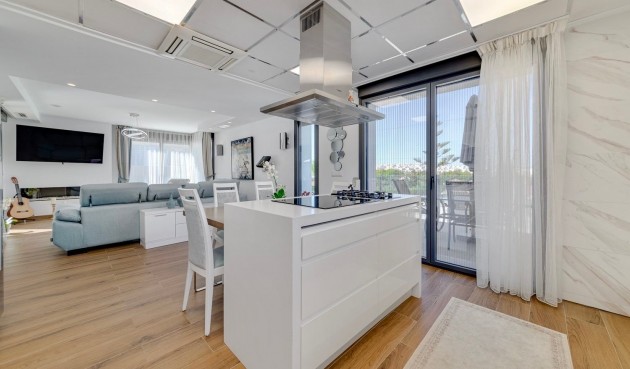 Resale - Villa -
Torrevieja - Costa Blanca