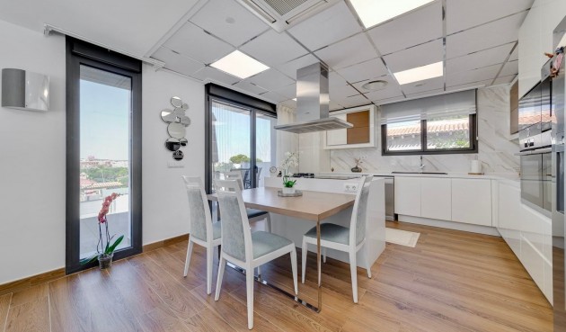 Resale - Villa -
Torrevieja - Costa Blanca