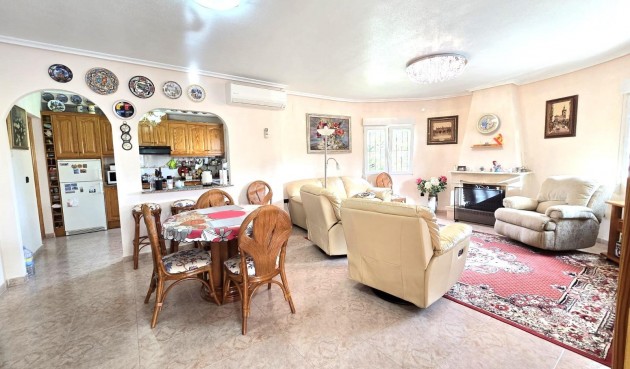 Resale - Villa -
Orihuela Costa - Playa Flamenca