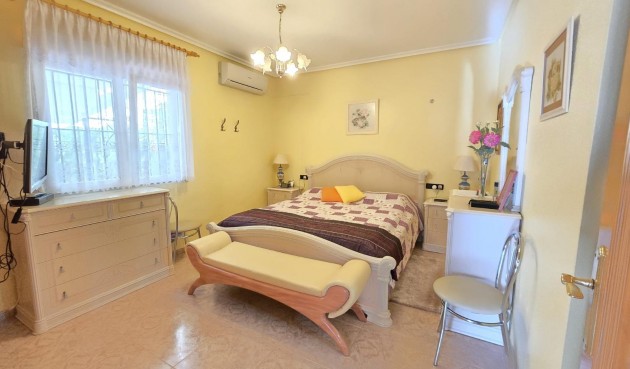 Resale - Villa -
Orihuela Costa - Playa Flamenca