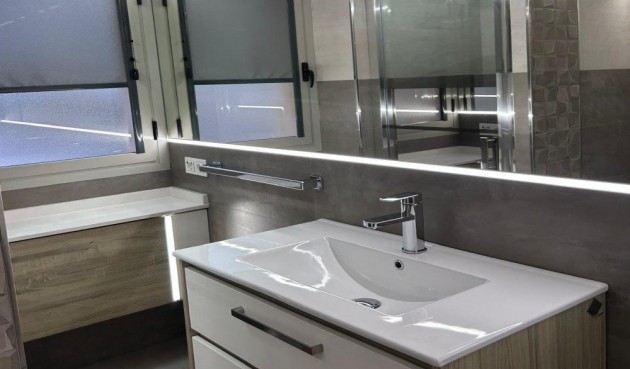 Återförsäljning - Apartment -
Torrevieja - Costa Blanca