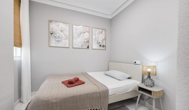 Resale - Apartment -
Torrevieja - Estacion De Autobuses