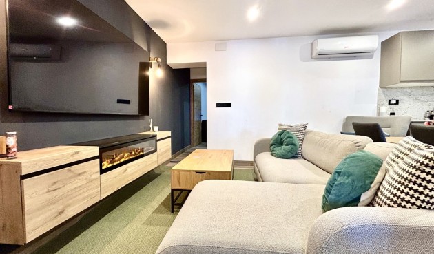 Resale - Town House -
San Miguel de Salinas - Inland