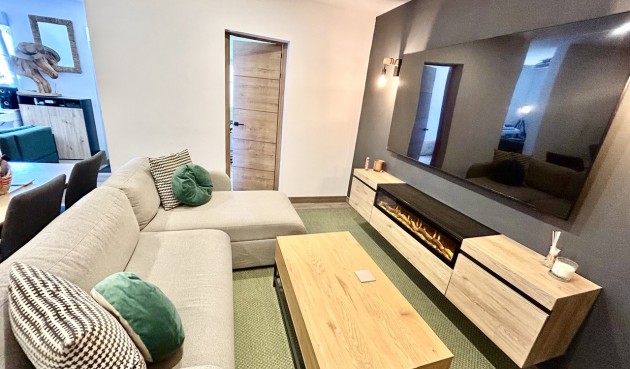 Resale - Town House -
San Miguel de Salinas - Inland