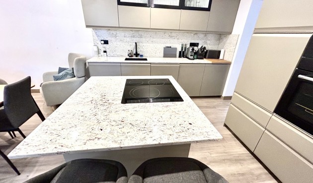 Resale - Town House -
San Miguel de Salinas - Inland