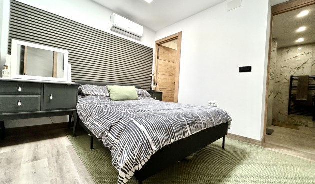 Resale - Town House -
San Miguel de Salinas - Inland