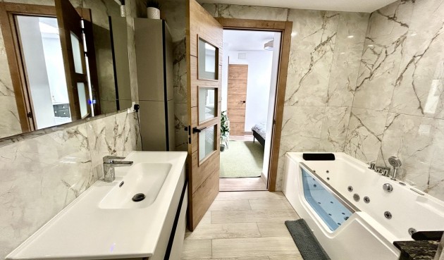 Resale - Town House -
San Miguel de Salinas - Inland