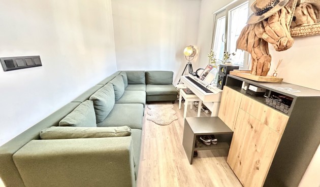 Resale - Town House -
San Miguel de Salinas - Inland