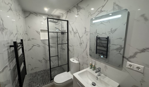 Resale - Town House -
San Miguel de Salinas - Inland