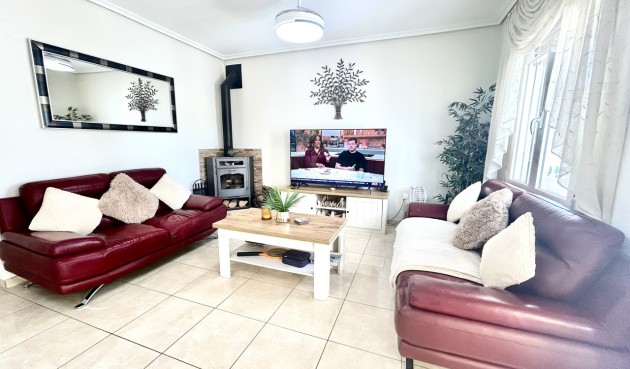 Resale - Villa -
Villamartin - Costa Blanca