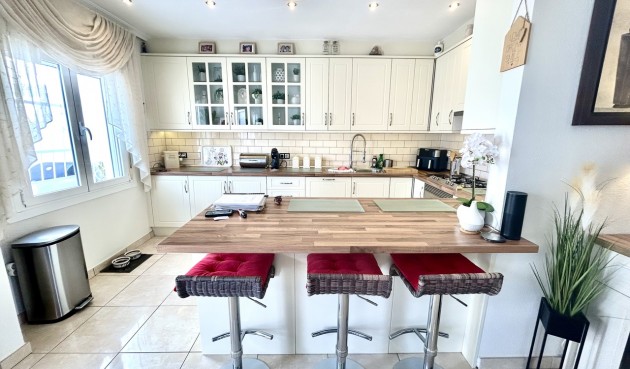 Resale - Villa -
Villamartin - Costa Blanca