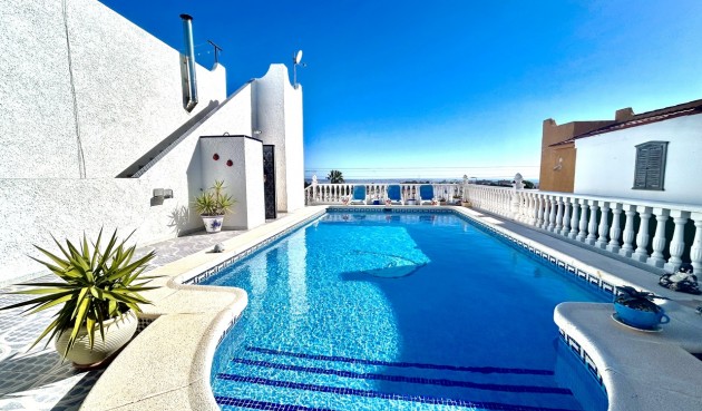 Resale - Villa -
Villamartin - Costa Blanca