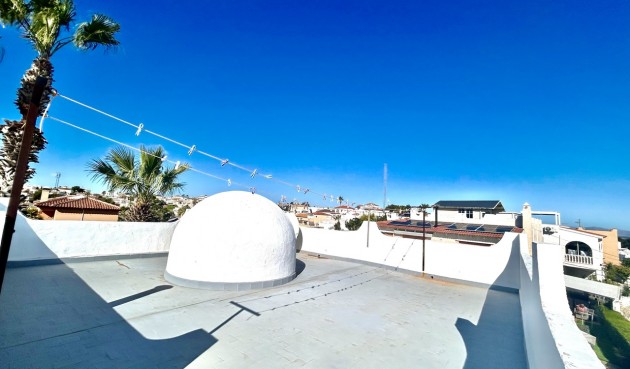 Resale - Villa -
Villamartin - Costa Blanca