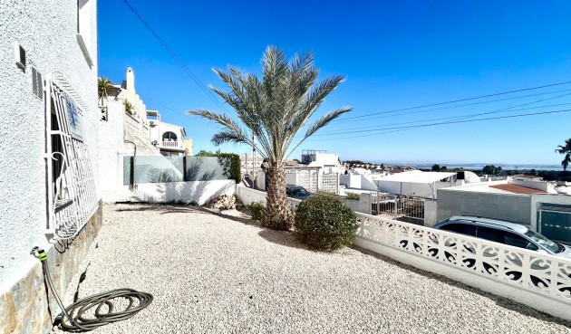 Resale - Villa -
Villamartin - Costa Blanca