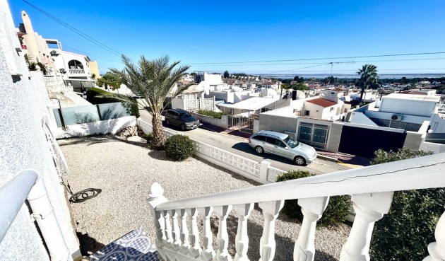 Resale - Villa -
Villamartin - Costa Blanca