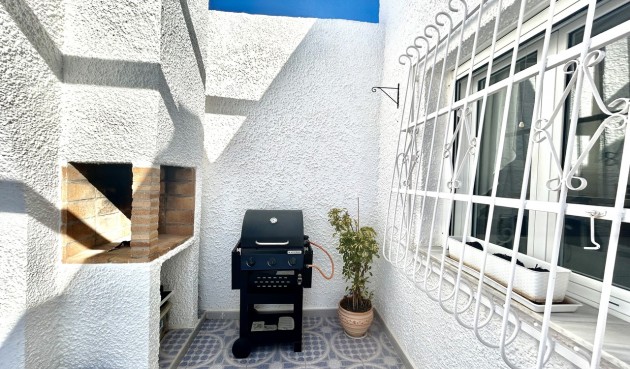 Resale - Villa -
Villamartin - Costa Blanca