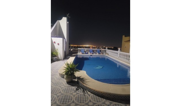 Resale - Villa -
Villamartin - Costa Blanca