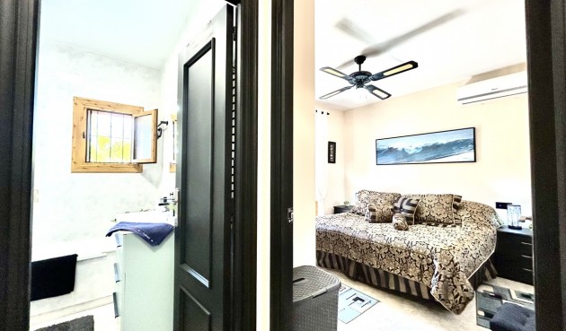 Resale - Town House -
Playa Flamenca - Costa Blanca