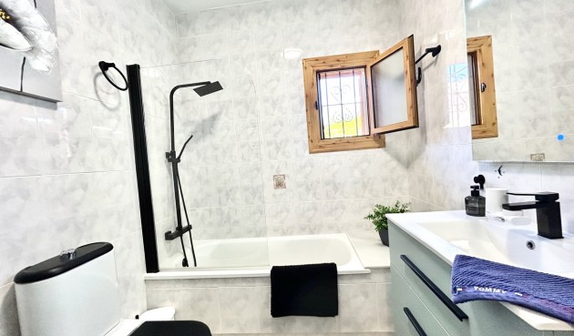 Resale - Town House -
Playa Flamenca - Costa Blanca