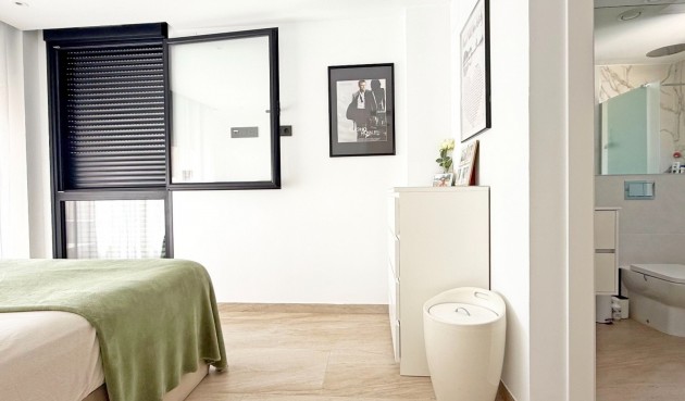 Resale - Villa -
Orihuela Costa - Costa Blanca