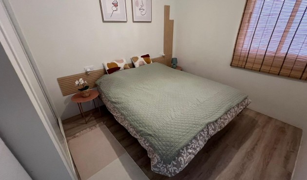 Resale - Apartment -
Torrevieja - Centro