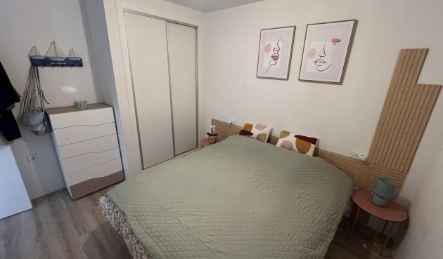 Resale - Apartment -
Torrevieja - Centro