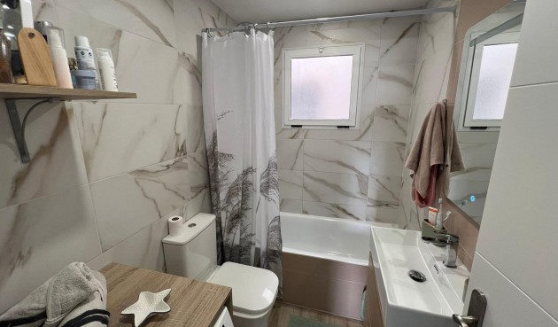 Resale - Apartment -
Torrevieja - Centro