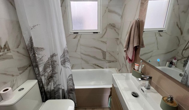 Resale - Apartment -
Torrevieja - Centro