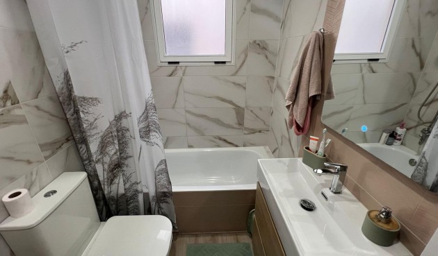 Resale - Apartment -
Torrevieja - Centro