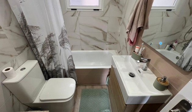 Resale - Apartment -
Torrevieja - Centro