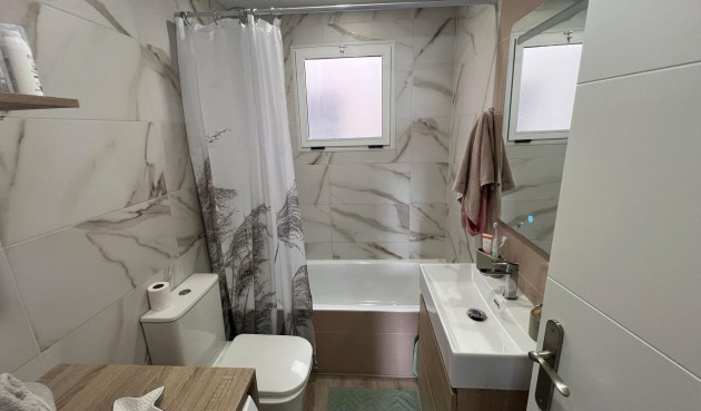 Resale - Apartment -
Torrevieja - Centro