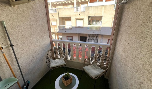 Resale - Apartment -
Torrevieja - Centro