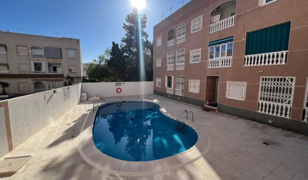 Resale - Apartment -
Torrevieja - Centro