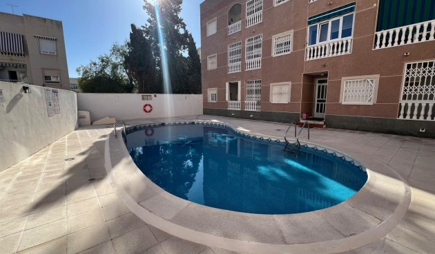 Resale - Apartment -
Torrevieja - Centro