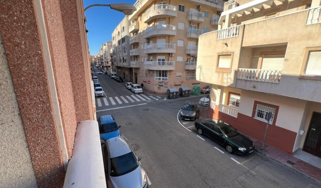 Resale - Apartment -
Torrevieja - Centro