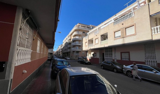 Resale - Apartment -
Torrevieja - Centro