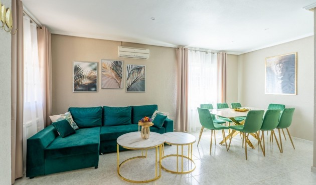 Resale - Villa -
Torrevieja - Los Balcones - Los Altos del Edén