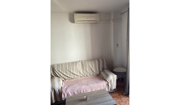 Resale - Apartment -
Torrevieja - Centro