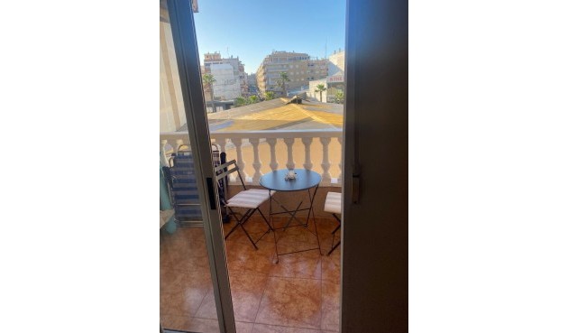 Resale - Apartment -
Torrevieja - Centro