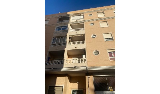 Resale - Apartment -
Torrevieja - Centro