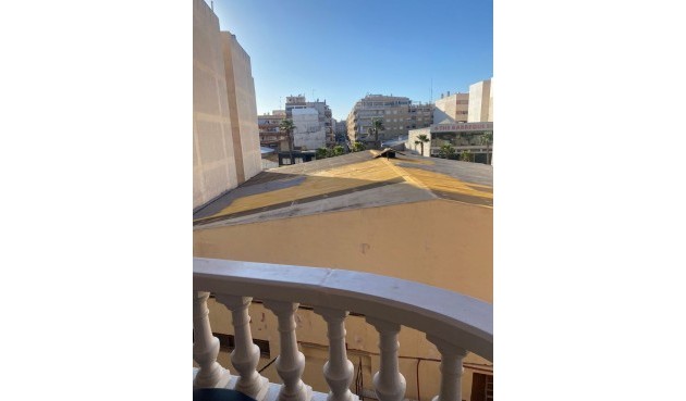 Resale - Apartment -
Torrevieja - Centro