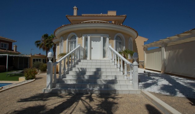 Brukt - Villa -
Ciudad Quesada - Costa Blanca