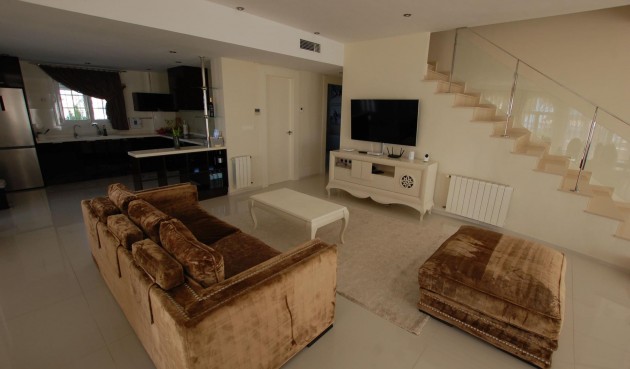 Brukt - Villa -
Ciudad Quesada - Costa Blanca