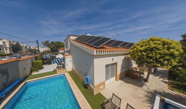 Återförsäljning - Villa -
Torrevieja - Costa Blanca